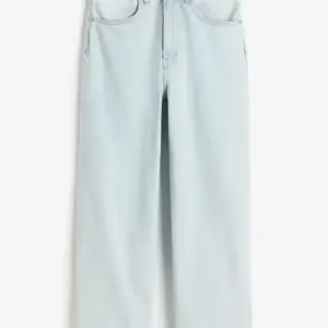 Denim Snow White Semi Baggy Jeans